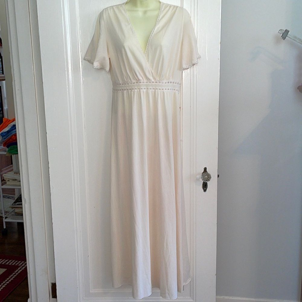 Vtg 60s/70s‎ Miss Elaine cream V neck high waist flutter sleeve nightgown